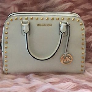 NWT Michael Kors white with good studs bag